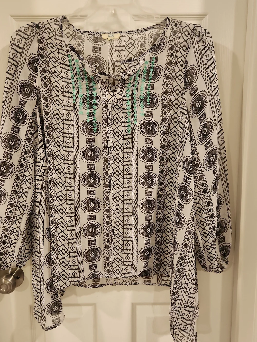 Kori American Boho Peasant Blouse M Black White Geometric Tribal Top 51122